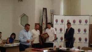 Campionul mondial Eduard Șerban, premiat de primarul Ionică cu 10 000 lei 6 Campionul mondial Eduard Șerban, premiat de primarul Ionică cu 10 000 lei 6