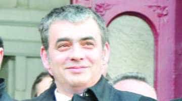 Profesorii, presaţi să cotizeze la fundaţia senatorului Andrei