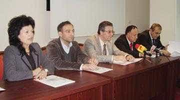 Doctorul Ionuţ Costache se va dota cu prima ambulanţă stomatologică din judeţ