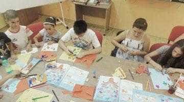 Atelier creativ şi recreativ la „Biblioteca din vacanţă”