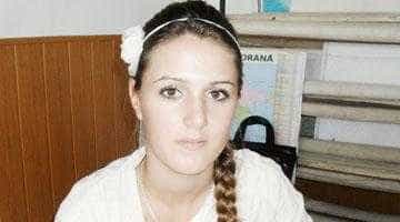 Eleva orfană din Costeşti va primi bursă socială lunară din partea Consiliului Judeţean