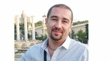 Trimis în judecată de DNA, avocatul Cocaină se relaxează în insula Bali
