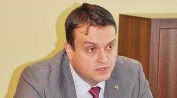 Prefectul Oprescu va avea băiat