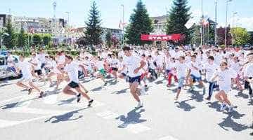 Sute de persoane au alergat la crosul „Ziua Olimpică” de la Mioveni