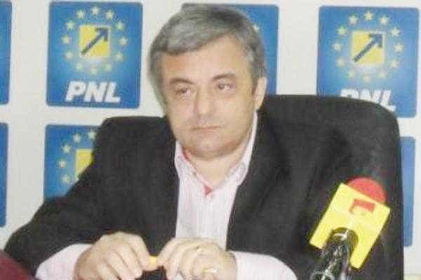 Adrian Miuţescu: „La Câmpulung este o degringoladă totală în Consiliul Local şi în Primărie”