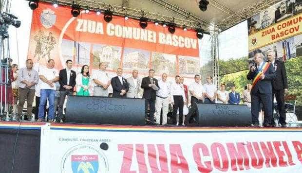 Peste zece ore de muzică,  dans şi voie bună la cea de-a zecea ediţie a Zilei Bascovului