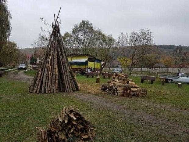 Primarul Rachieru pregătește Focul lui Sumedru pe plaja din Budeasa