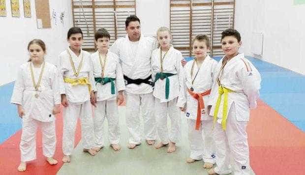 LPS Piteşti a obţinut  15 medalii la Cupa Râmnicului la judo