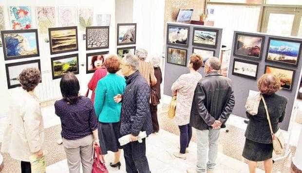 Actorul Petre Dumitrescu şi clipa de fotografie