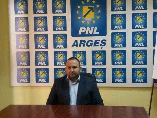 Sofianu îl ironizează pe Valeca spunând că promovează domnișoare psd-iste a căror competență o cunoaște doar el