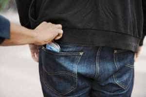 furt buzunare telefon hoti