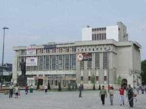 Premieră la teatrul Al. Davila: DELICT ÎN INSULA CAPRELOR 7 davila
