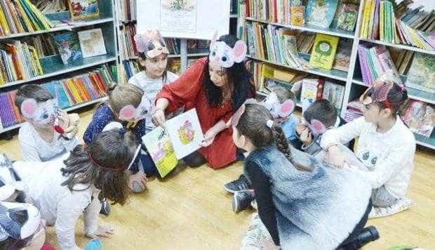 Câinii salvamontişti, Dara şi Helios, la Ziua Cititului de la Biblioteca Judeţeană