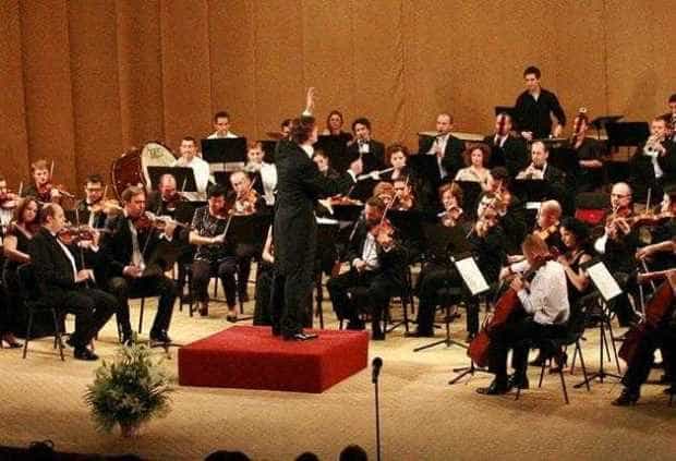 Concert educativ pentru elevi la Filarmonica Piteşti