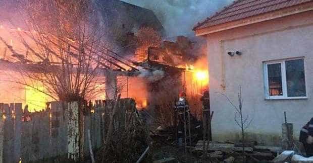 Incendii în Buzoești, Costești, Ștefănești, Valea Iașului și Curtea de Argeș