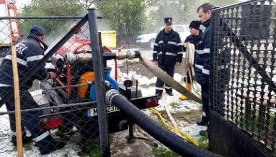 Pompierii argeșeni au intervenit în 10 localități afectate de inundații