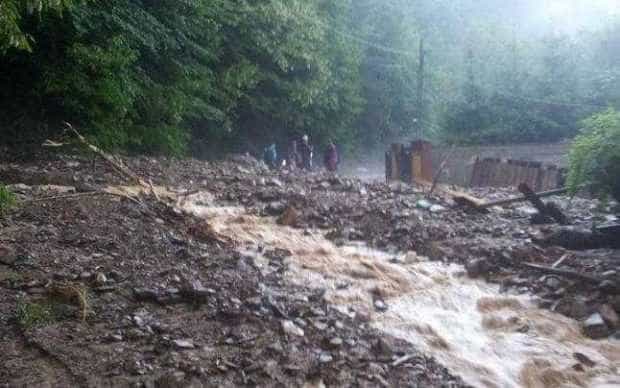 Viituri în urma precipitațiilor în comuna Sălătrucu