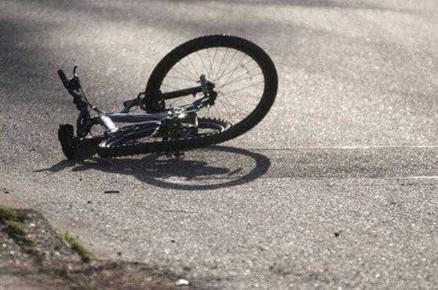 Biciclist rănit în accident rutier, la Călinești