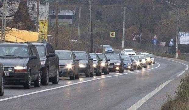 Circulaţie rutieră pe un singur fir pe sensul de mers Piteşti-Râmnicu Vâlcea
