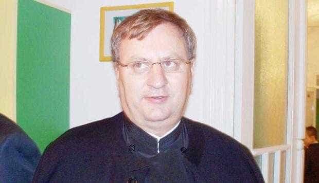 Un ONG din Bucureşti cere caterisirea preotului Brînzea