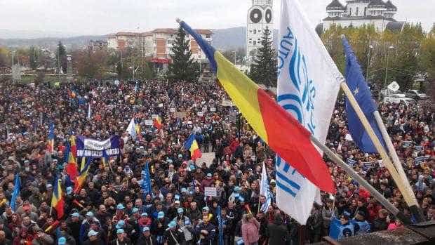 500 de angajați de la Dacia protestează, marți, la București