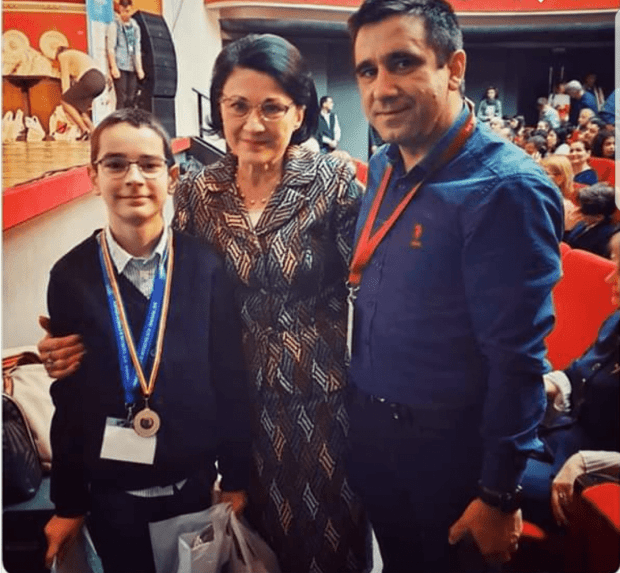 Elev din Pitești, olimpic la matematică. A fost premiat de Ecaterina Andronescu