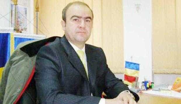 Pestă porcină la Priboieni. Explicaţia primarului Sorin Lupu: „Ar fi cumpărat nişte oase,  pe care le-a fiert pentru câini, iar zeama a dat-o la porci”