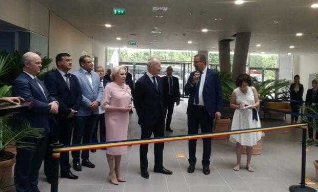 Sute de argeşeni la inaugurarea noului sediu al Grupului Renault România