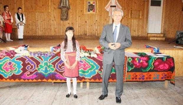 Ambasadorul României la ONU a premiat o elevă din comuna Mioarele