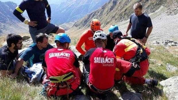 UPDATE: Tânărul căzut într-o prăpastie, în Munții Făgăraș, a fost preluat de SMURD