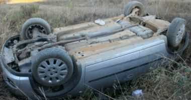 Un autoturism s-a răsturnat pe A1