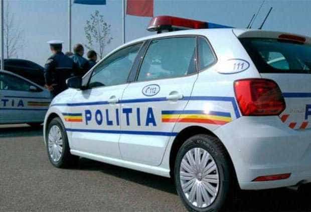 Cercetat penal după ce a furat oglinzile unor mașini parcate în Pitești