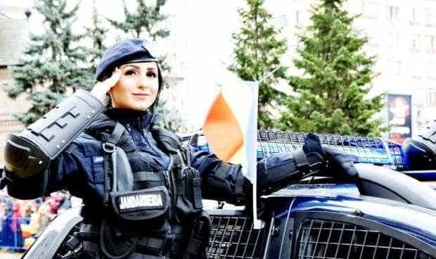Jandarmeriţele au salvat parada  de 1 Decembrie. Prefectul Dragnea  şi-a luat concediu