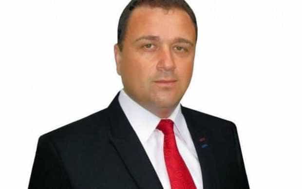 Condamnat pentru delapidare, primarul de la Călinești a fost demis de Prefectură