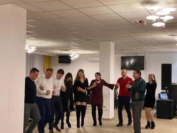 Rapsodul Grațian Bădescu i-a ridicat în picioare pe silvicultorii de la “ Stejarii Muscelului”