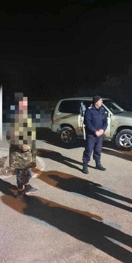 Bărbat rătăcit într- o pădure din Mioveni, găsit de o patrulă de jandarmi