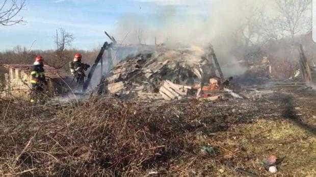 Incendiul din Morărești a fost provocat intenționat. Suspectul principal, dus la audieri