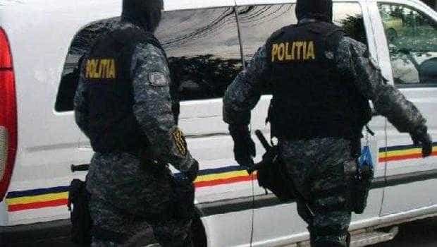 Percheziții de amploare în Argeș, București și 24 de județe