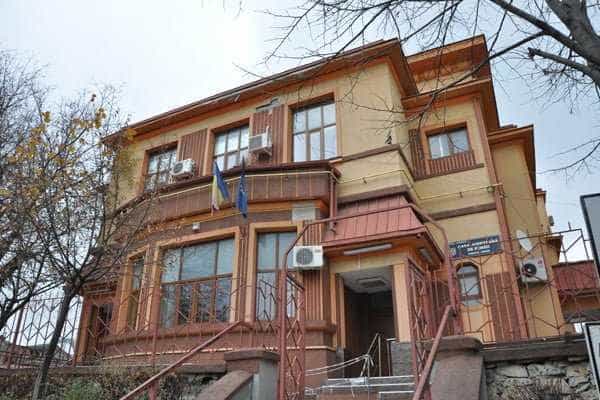 Casa Județeană de Pensii Argeș interzice accesul pensionarilor în instituție
