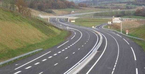 O firmă din China blochează din nou secţiunea 5 a autostrăzii Sibiu-Piteşti