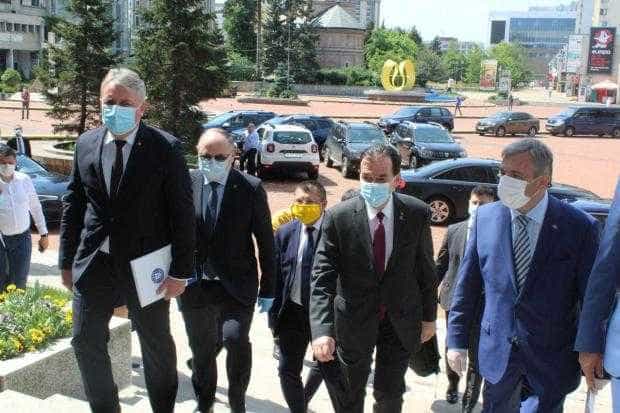 Orban, la semnarea contractului tronsonului 5 din Autostrada Pitești- Sibiu: „Este un proiect de suflet”