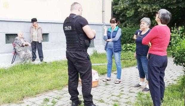 Locatarii din Teilor au protestat că primăria a început să le taie culmile de rufe şi bătătoarele de covoare