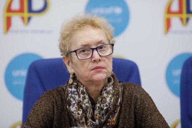 Liberalii au depus la Parlament cererea de revocare a Avocatului Poporului