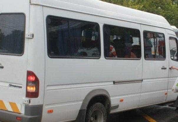 Argeș: Șofer de maxi-taxi amendat pentru transport de persoane peste numărul de locuri