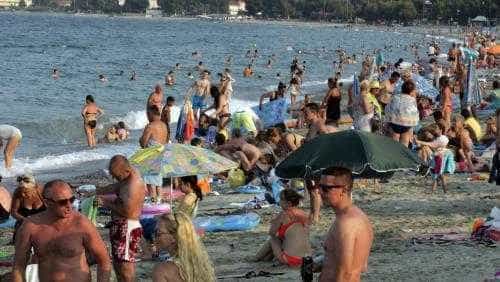 EUROSTAT: 87% dintre românii cu venituri mici nu-și permit o săptămână de vacanță!