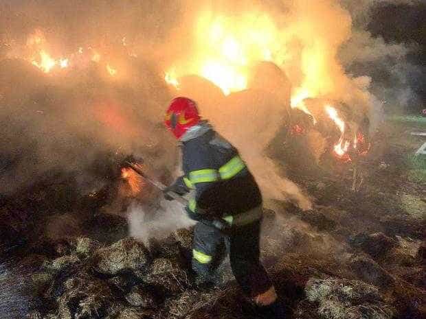 Argeș: Continuă incendiile la vegetația uscată