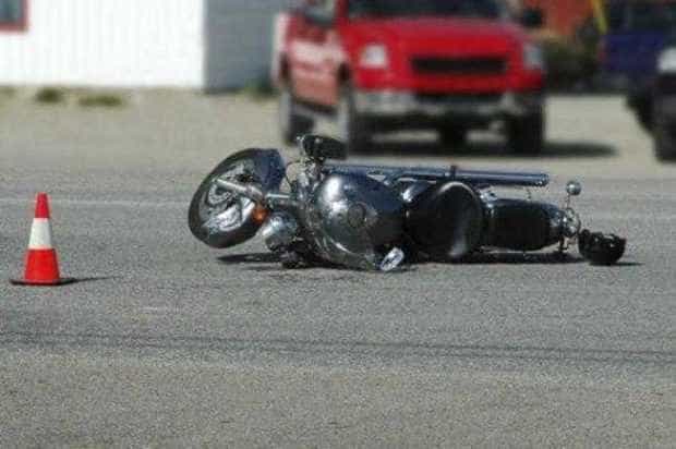 UPDATE. Motociclistului bulgar accidentat grav la Albota i-a fost amputat piciorul