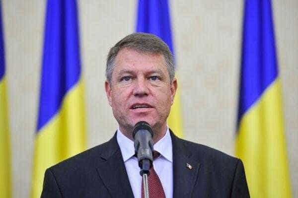 Cartea electronică de identitate, lege promulgată de Klaus Iohannis