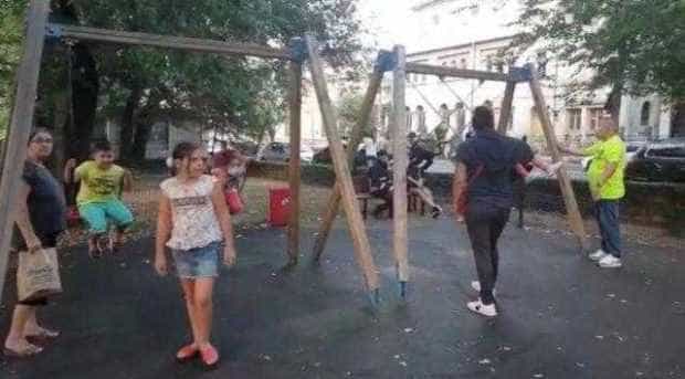 Copii accidentați în două locuri de joacă din Pitești