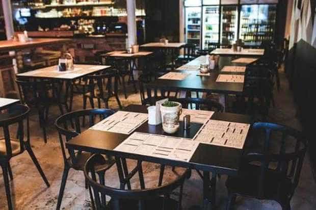 Restaurantele și magazinele vor funcționa la program normal. Rafila anunță ridicarea restricțiilor